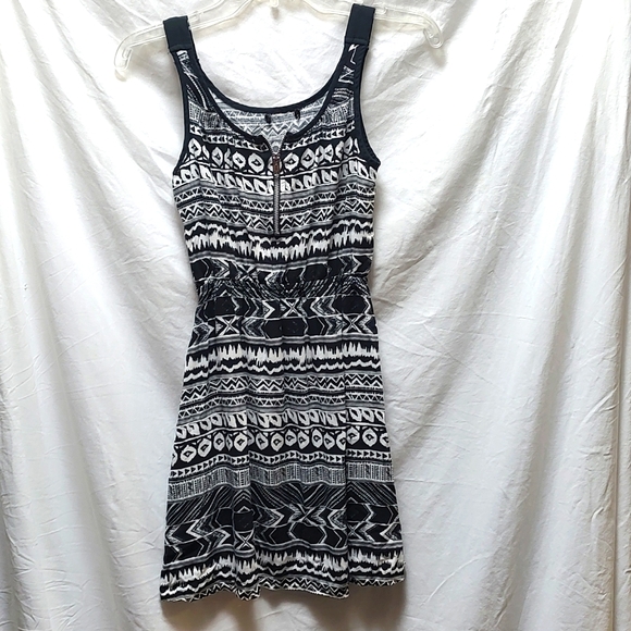 Three-Quarter Sleeve Black White Print Mini Dress